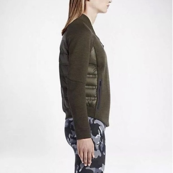 NIKE Aeroloft Tech Fleece Bomber Jacket - Picture 2 of 15